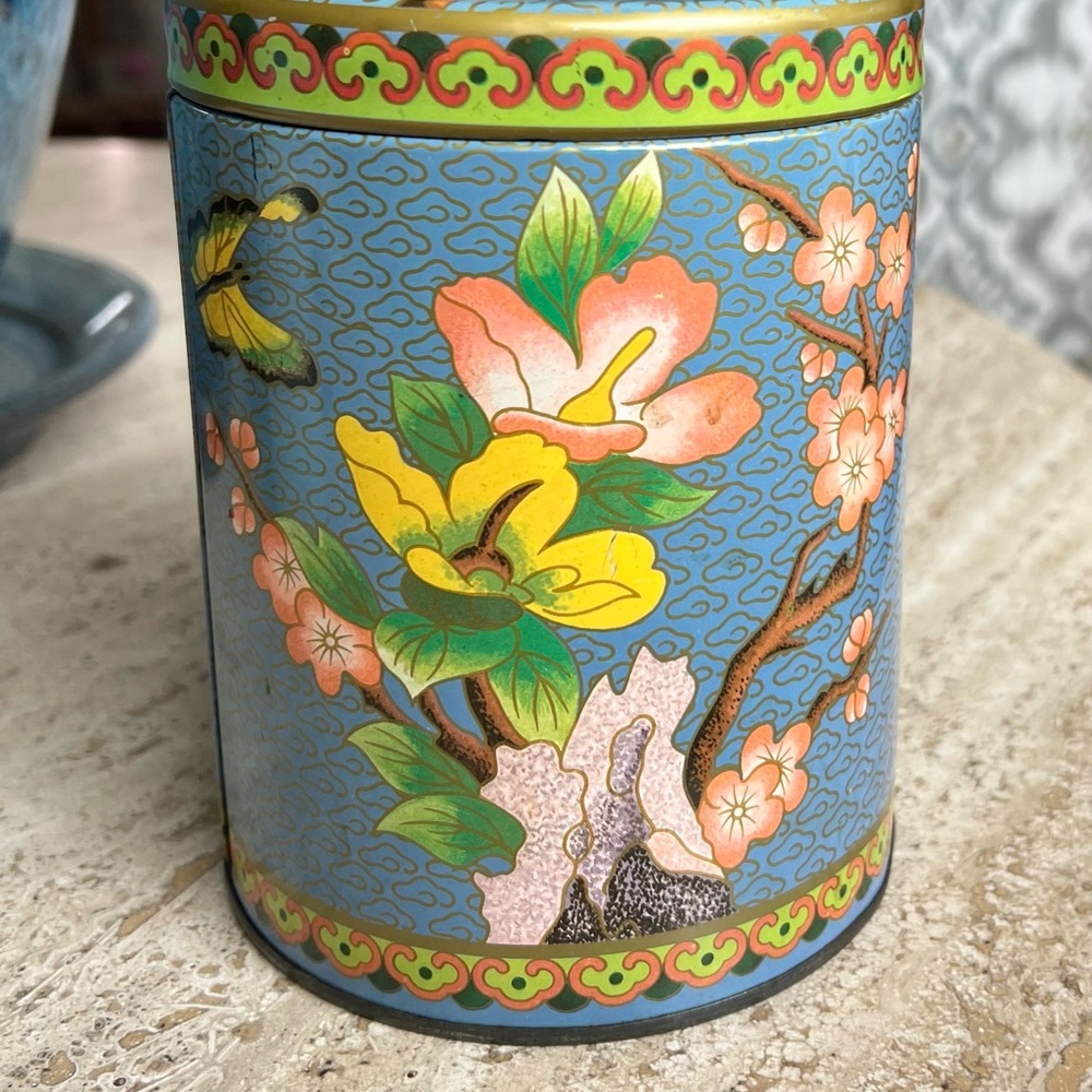 Lovely Vintage Daher Tin - Picture 2 of 9